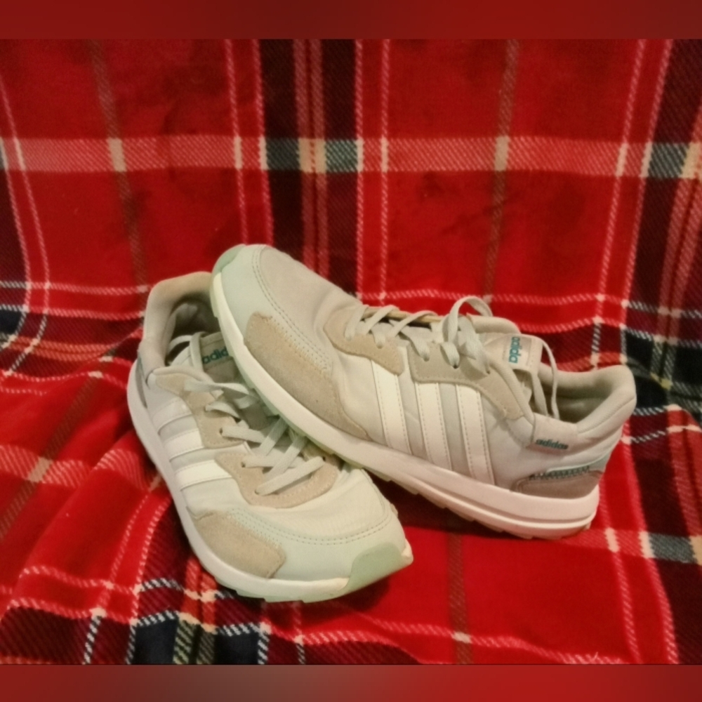 Women's Adidas shoes size 7.5